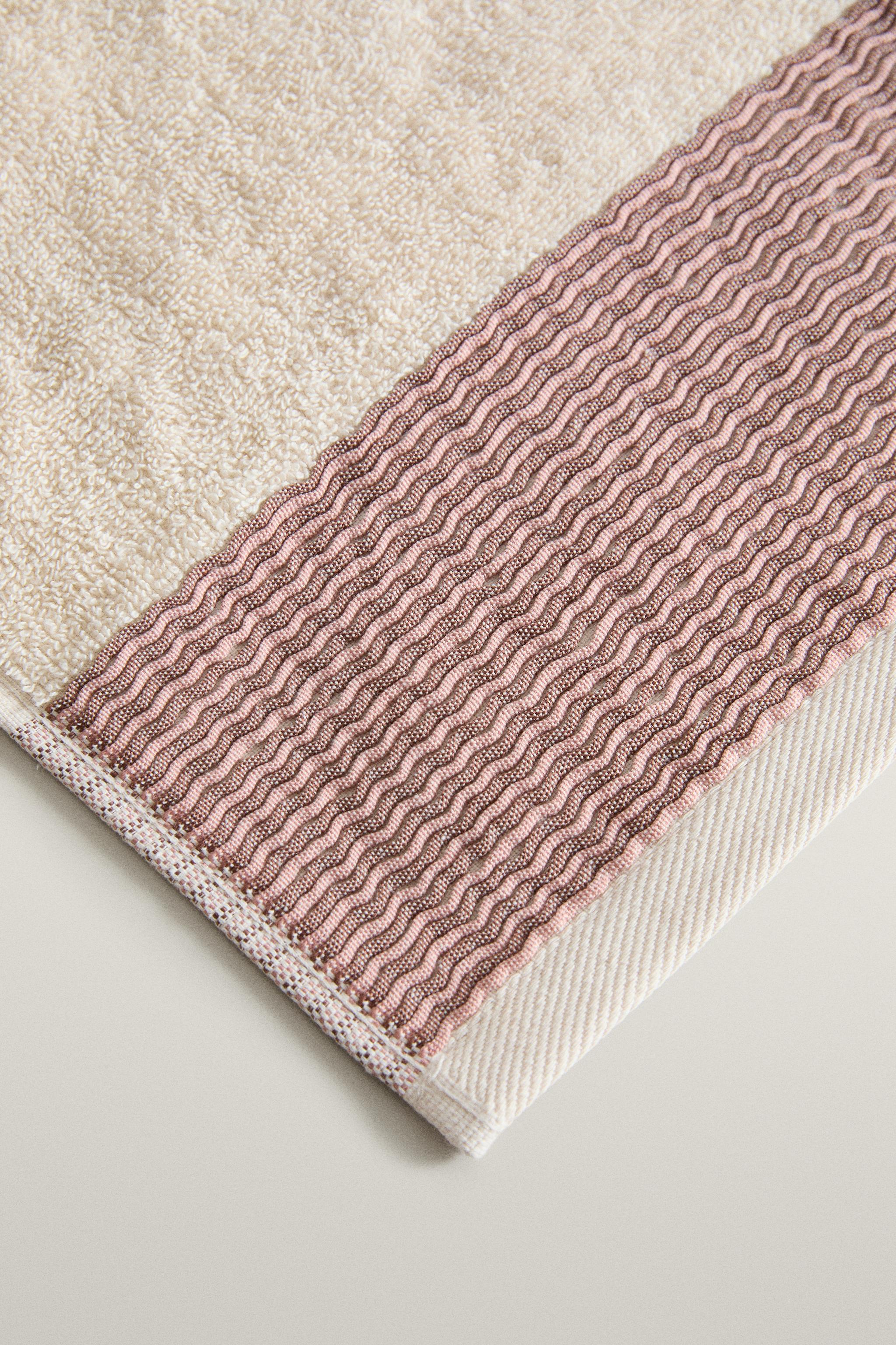 STRIPED VELOUR BATH TOWEL